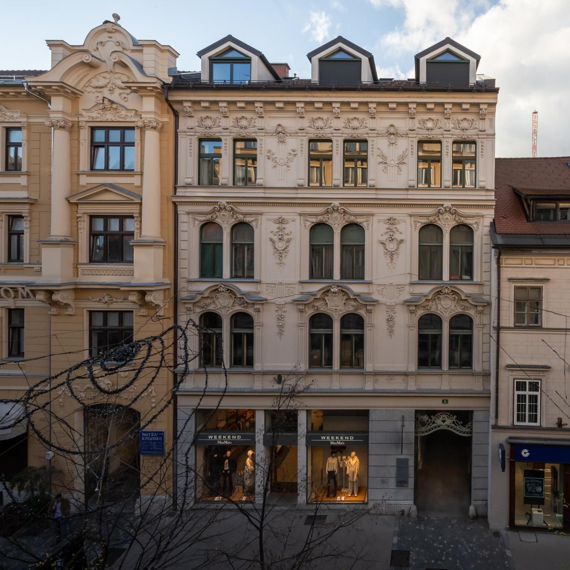 Authentic City Stay Ljubljana Exteriör bild